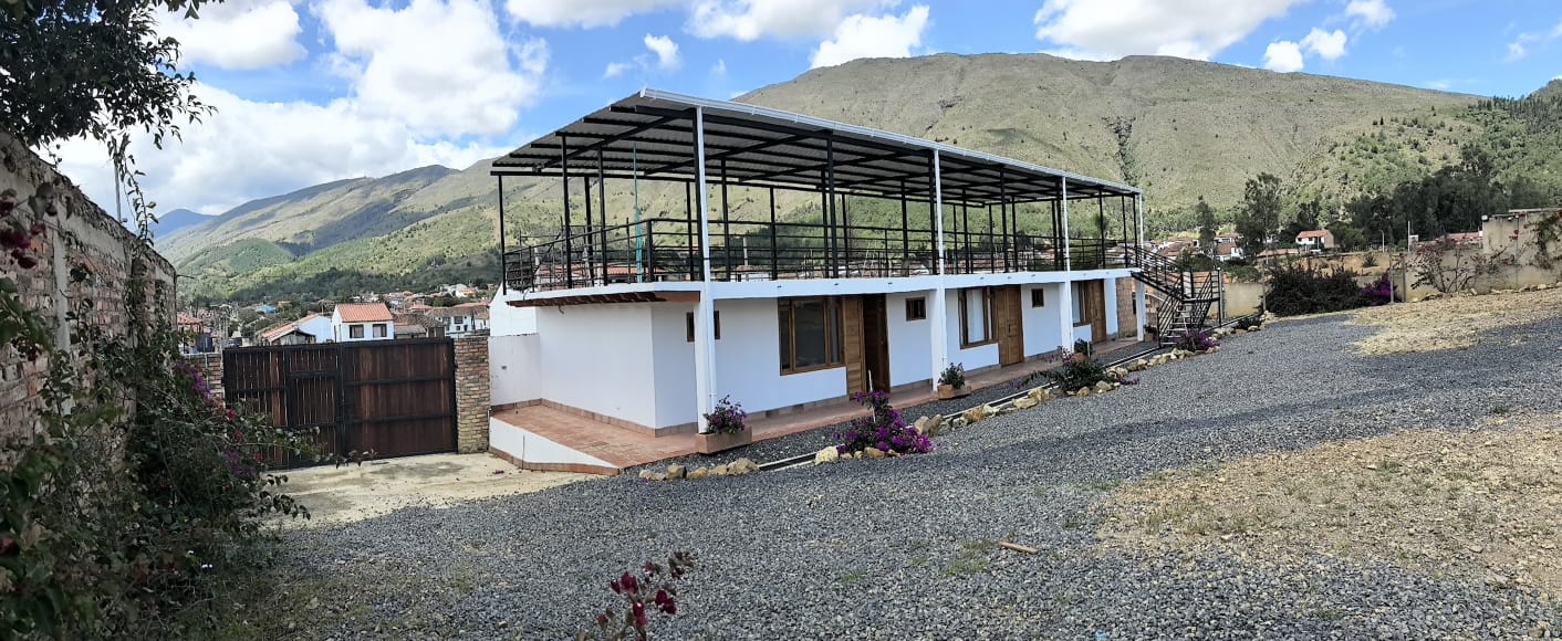 Parqueadero seguro Hojarasca en Villa de Leyva